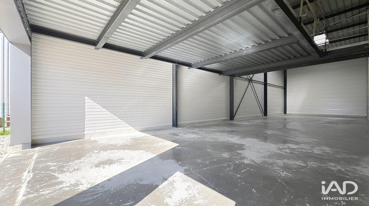 Ma-Cabane - Neuf Local commercial Saint-Pierre-du-Perray, 162 m²