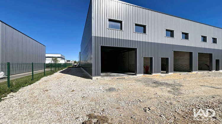 Ma-Cabane - Neuf Local commercial Saint-Pierre-du-Perray, 162 m²