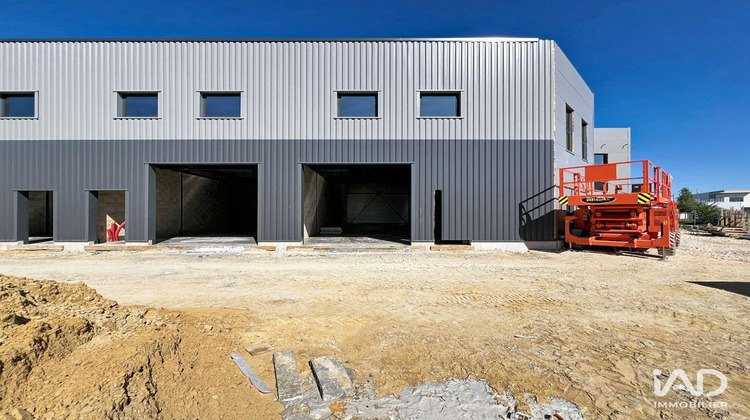 Ma-Cabane - Neuf Local commercial Saint-Pierre-du-Perray, 252 m²