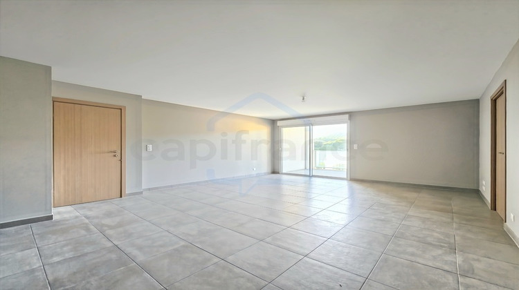 Ma-Cabane - Vente Appartement AJACCIO, 67 m²