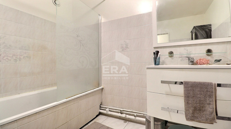 Ma-Cabane - Vente Appartement AUBERVILLIERS, 65 m²