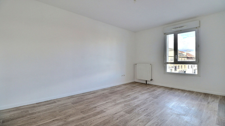 Ma-Cabane - Vente Appartement AUBERVILLIERS, 65 m²
