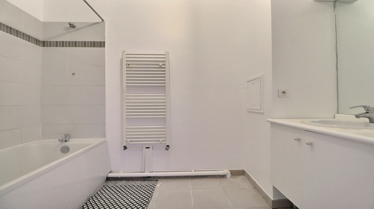 Ma-Cabane - Vente Appartement AUBERVILLIERS, 65 m²