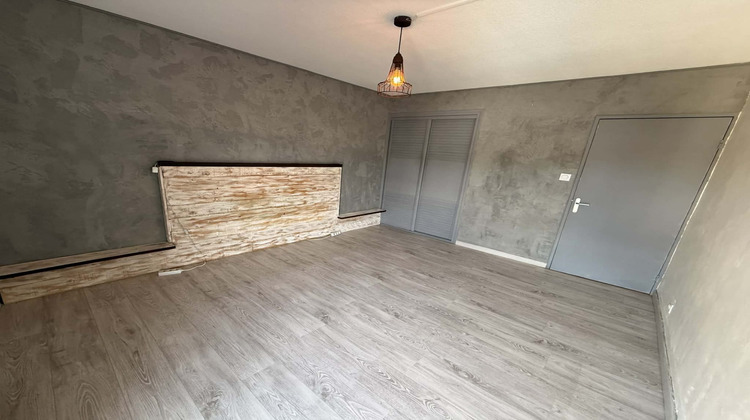 Ma-Cabane - Vente Appartement Bagnols-sur-Cèze, 54 m²