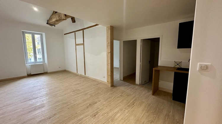 Ma-Cabane - Vente Appartement BARBEZIEUX SAINT HILAIRE, 70 m²