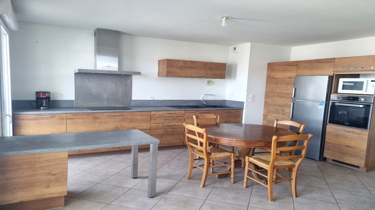 Ma-Cabane - Vente Appartement BEAUZELLE, 63 m²