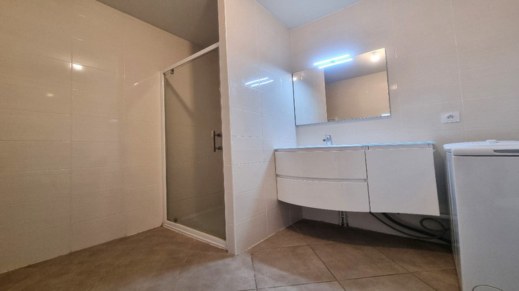 Ma-Cabane - Vente Appartement BEAUZELLE, 63 m²