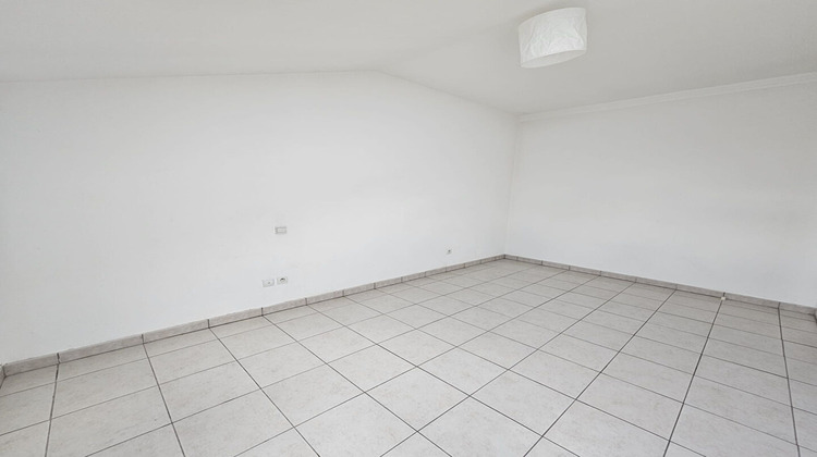 Ma-Cabane - Vente Appartement BEAUZELLE, 97 m²