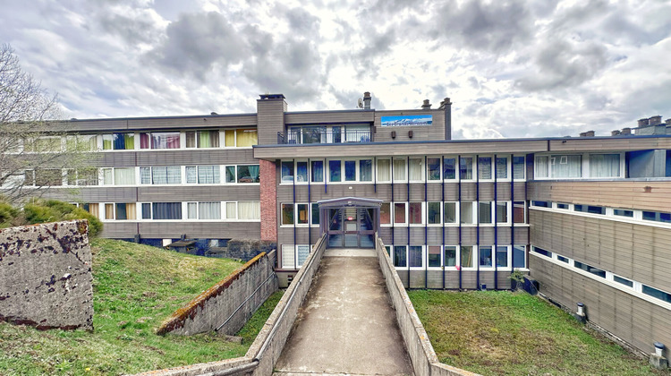 Ma-Cabane - Vente Appartement BESSE-ET-SAINT-ANASTAISE, 46 m²