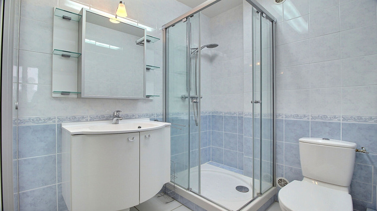 Ma-Cabane - Vente Appartement BESSE-ET-SAINT-ANASTAISE, 46 m²