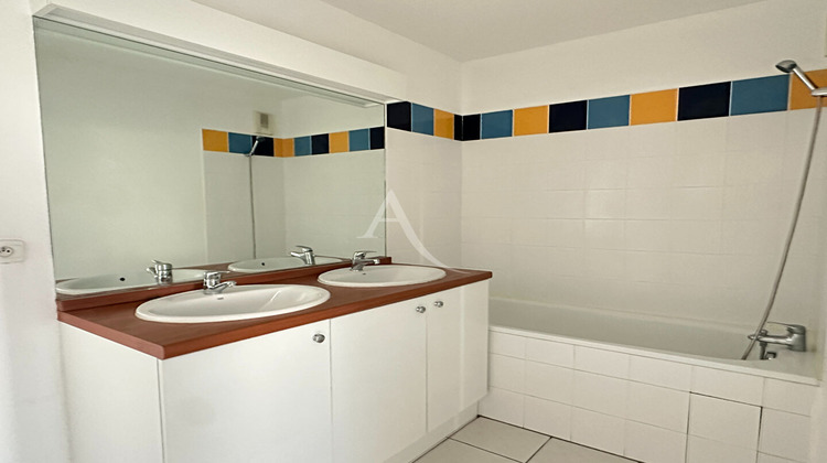 Ma-Cabane - Vente Appartement BORDEAUX, 63 m²