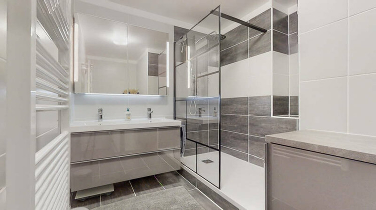 Ma-Cabane - Vente Appartement Bourgoin-Jallieu, 84 m²