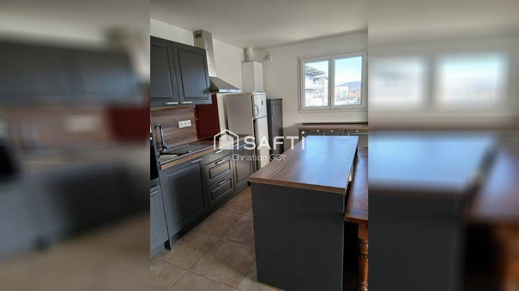 Ma-Cabane - Vente Appartement Bourgoin-Jallieu, 86 m²