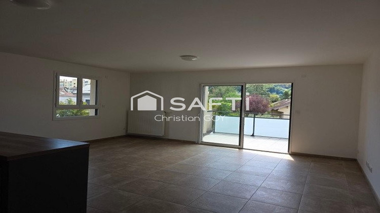 Ma-Cabane - Vente Appartement Bourgoin-Jallieu, 86 m²