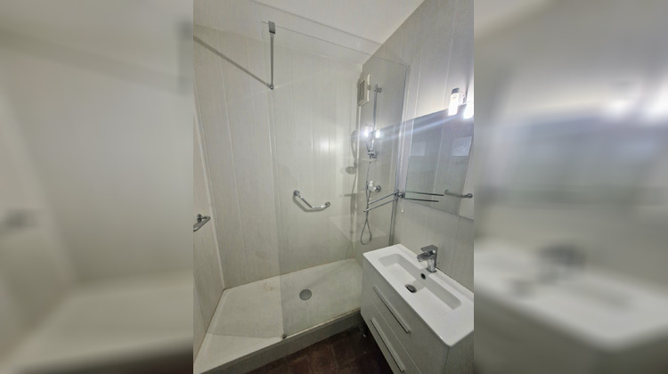 Ma-Cabane - Vente Appartement Bron, 54 m²