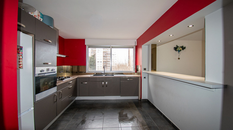 Ma-Cabane - Vente Appartement BRON, 71 m²