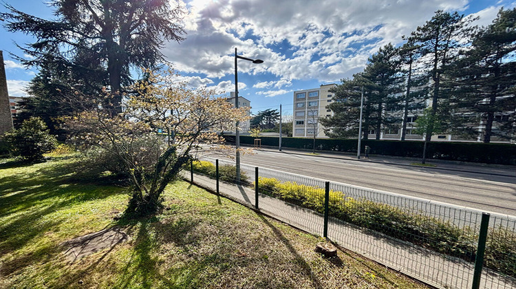 Ma-Cabane - Vente Appartement BRON, 50 m²