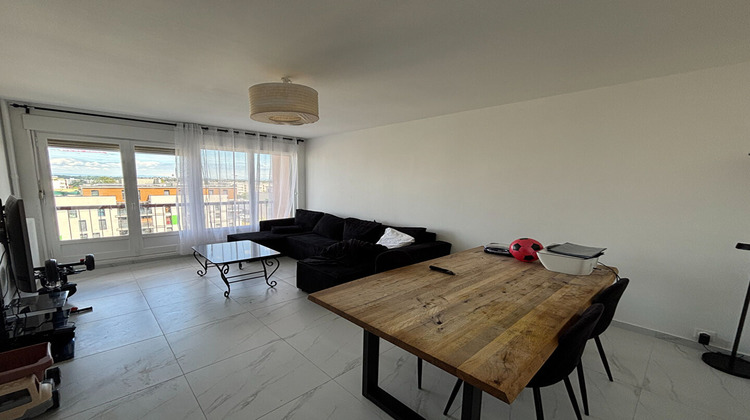 Ma-Cabane - Vente Appartement BRON, 82 m²