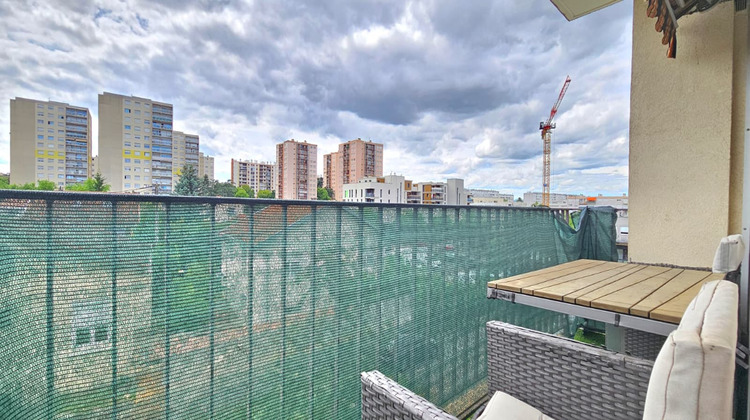 Ma-Cabane - Vente Appartement BRON, 61 m²