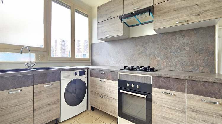 Ma-Cabane - Vente Appartement BRON, 61 m²