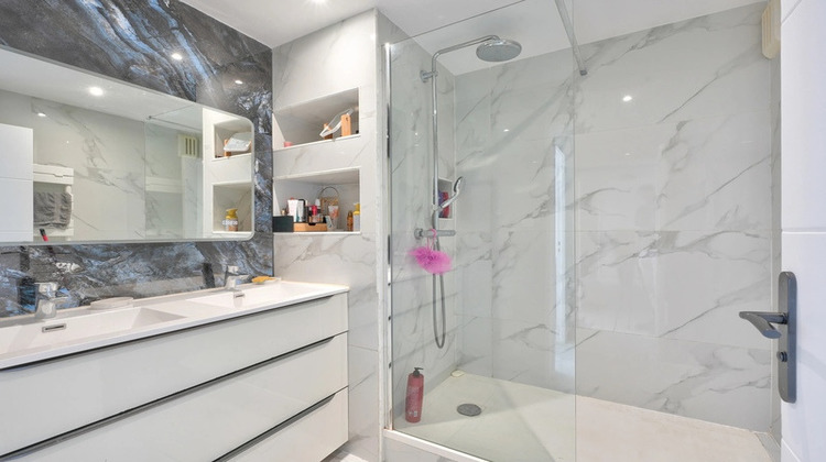 Ma-Cabane - Vente Appartement BRON, 61 m²