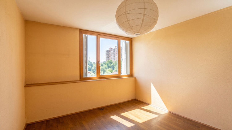 Ma-Cabane - Vente Appartement BRON, 61 m²