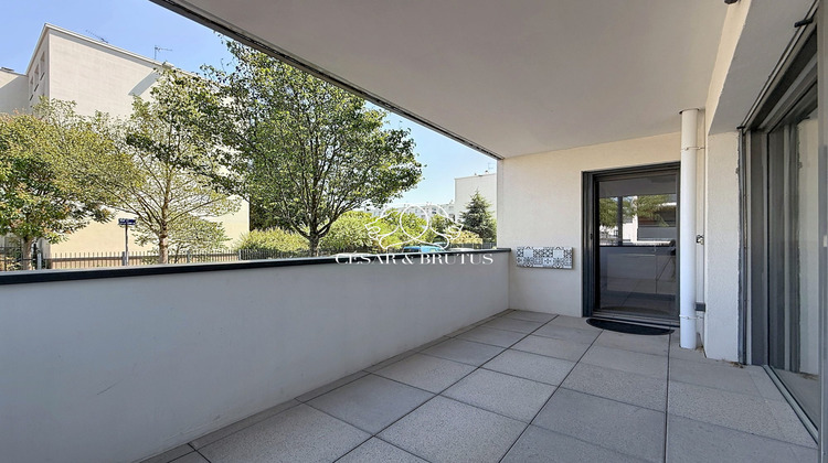 Ma-Cabane - Vente Appartement Bron, 63 m²