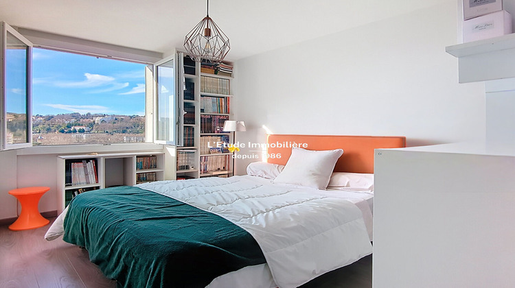 Ma-Cabane - Vente Appartement CALUIRE-ET-CUIRE, 77 m²