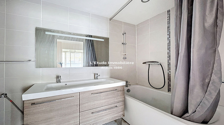 Ma-Cabane - Vente Appartement CALUIRE-ET-CUIRE, 70 m²