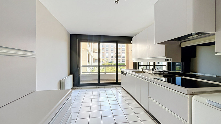 Ma-Cabane - Vente Appartement CALUIRE-ET-CUIRE, 77 m²
