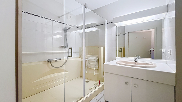 Ma-Cabane - Vente Appartement CALUIRE-ET-CUIRE, 77 m²