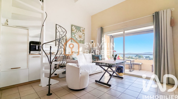 Ma-Cabane - Vente Appartement Carqueiranne, 54 m²