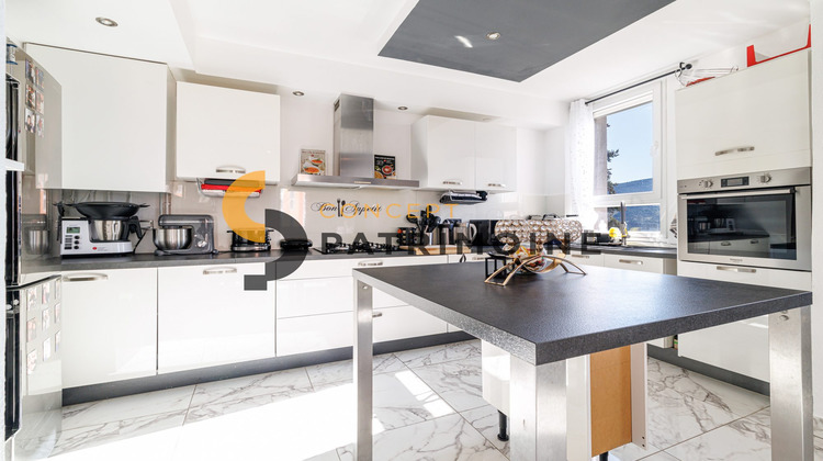 Ma-Cabane - Vente Appartement Carros, 86 m²