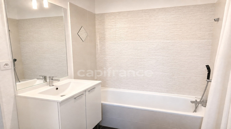 Ma-Cabane - Vente Appartement CARROS, 40 m²