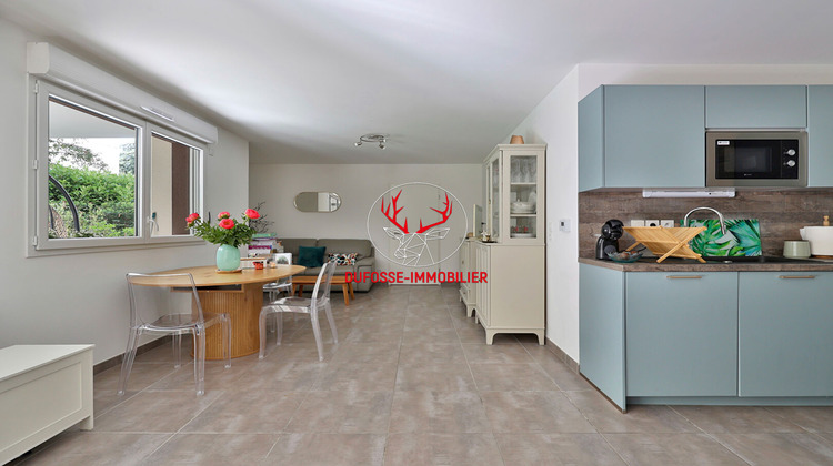 Ma-Cabane - Vente Appartement CHAMPAGNE-AU-MONT-D'OR, 68 m²
