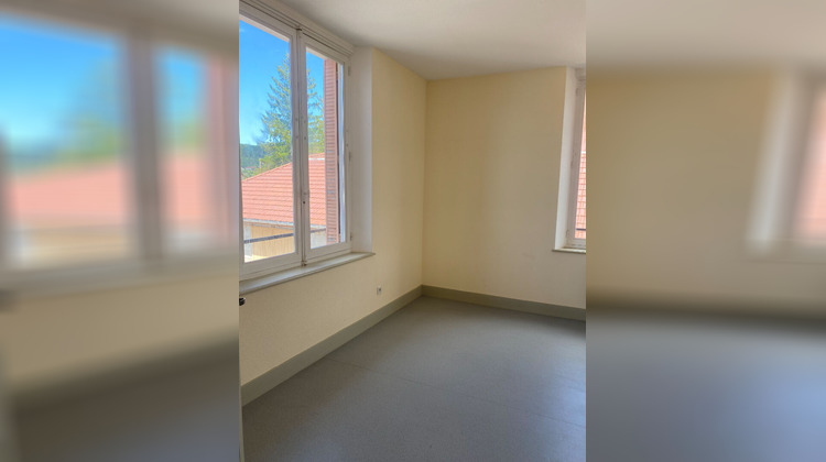 Ma-Cabane - Vente Appartement CHAMPAGNOLE, 77 m²