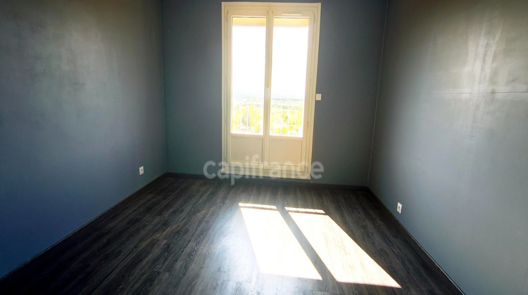 Ma-Cabane - Vente Appartement CHAMPFORGEUIL, 65 m²