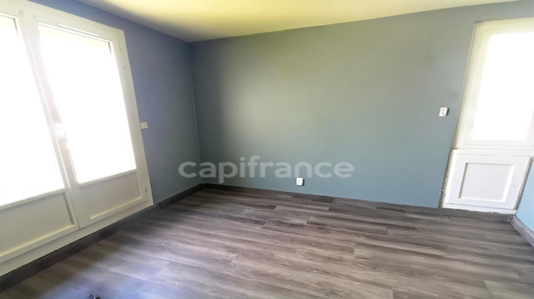 Ma-Cabane - Vente Appartement CHAMPFORGEUIL, 65 m²