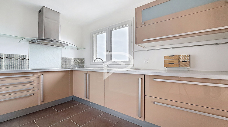 Ma-Cabane - Vente Appartement CHAMPS-SUR-MARNE, 95 m²