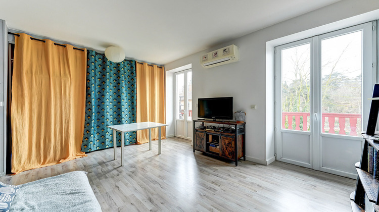 Ma-Cabane - Vente Appartement CHARBONNIERES-LES-BAINS, 40 m²