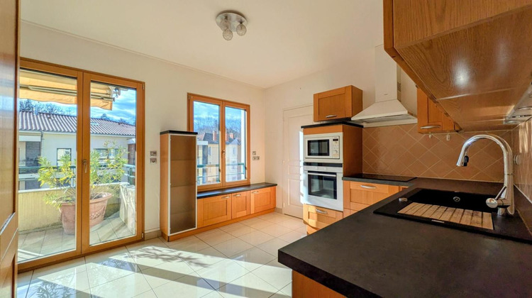 Ma-Cabane - Vente Appartement CHARBONNIERES LES BAINS, 130 m²