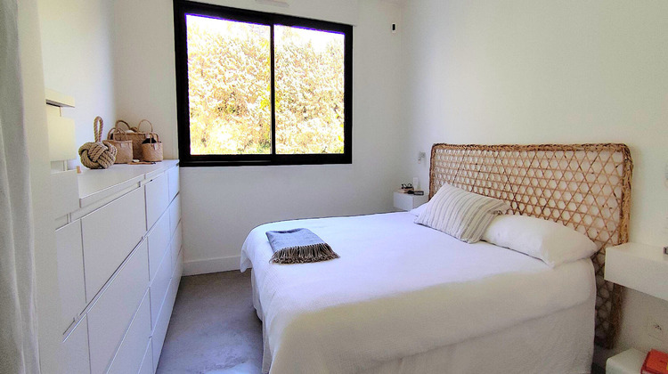 Ma-Cabane - Vente Appartement CHARBONNIERES-LES-BAINS, 110 m²