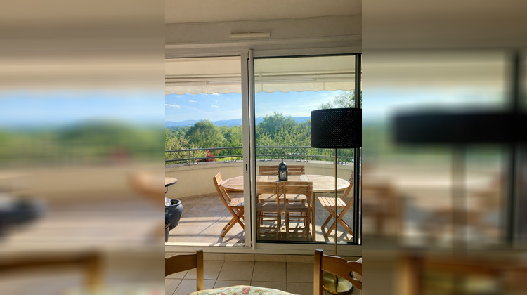 Ma-Cabane - Vente Appartement CHARBONNIERES-LES-BAINS, 88 m²