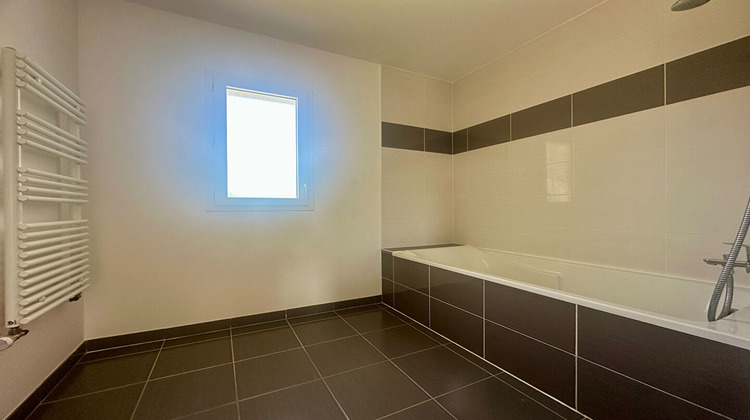 Ma-Cabane - Vente Appartement CHARTRES-DE-BRETAGNE, 67 m²