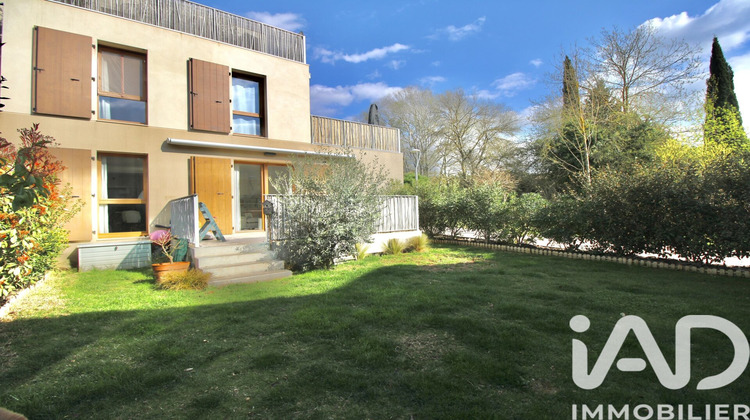 Ma-Cabane - Vente Appartement Châteauneuf-le-Rouge, 64 m²