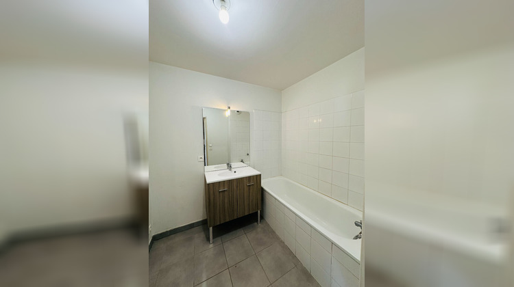 Ma-Cabane - Vente Appartement CHATEAURENARD, 64 m²