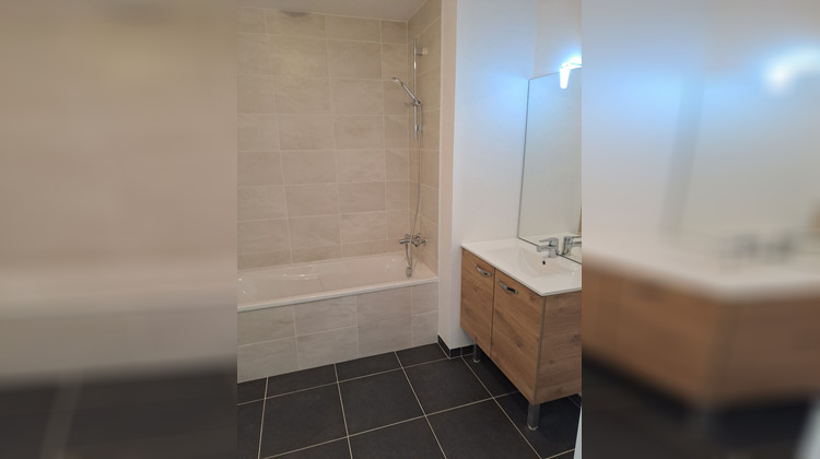 Ma-Cabane - Vente Appartement CHEVAIGNE, 71 m²