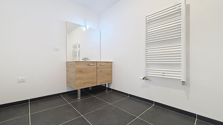 Ma-Cabane - Vente Appartement CHEVAIGNE, 68 m²