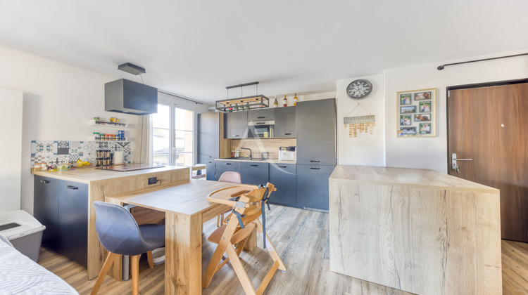 Ma-Cabane - Vente Appartement CHEVRY-COSSIGNY, 61 m²