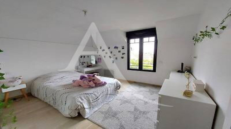 Ma-Cabane - Vente Appartement CHEVRY-COSSIGNY, 119 m²